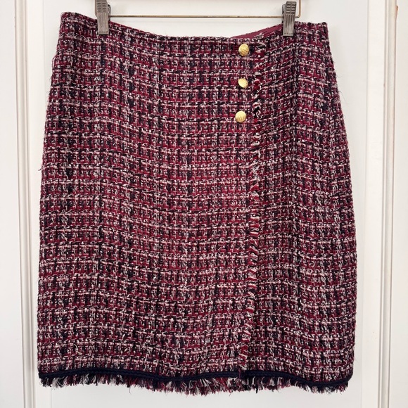 Talbots tweed pencil skirt 14p gold button accent, burgundy, cream and black. - Picture 2 of 6